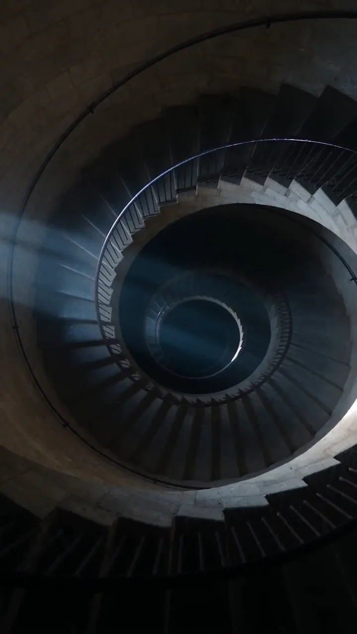 Spiral Staircase Dolly Zoom